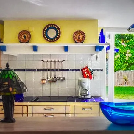 Au Coeur De La Pinede Piscine Mer Apartament