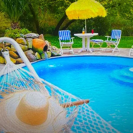 Au Coeur De La Pinede Piscine Mer Apartament *